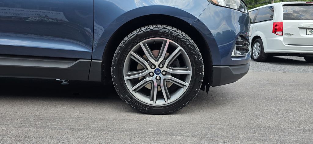 2019 Ford Edge Image 8