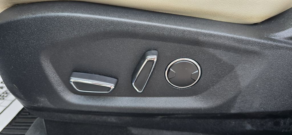 2019 Ford Edge Image 13
