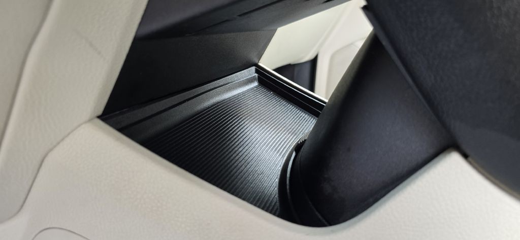 2019 Ford Edge Image 16