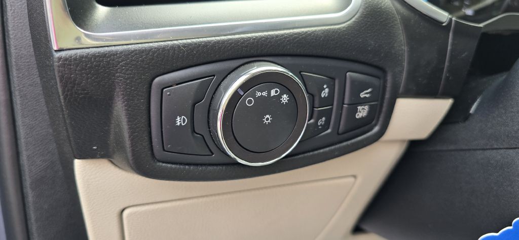 2019 Ford Edge Image 17