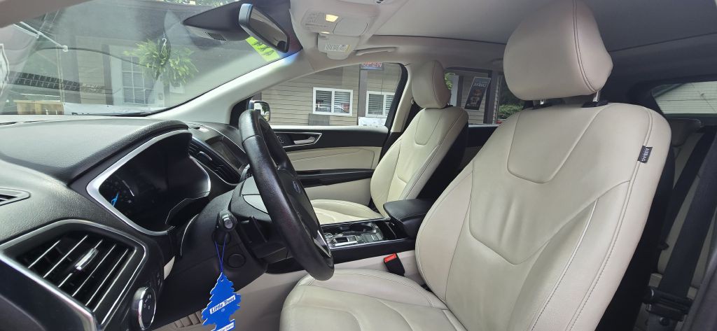 2019 Ford Edge Image 19