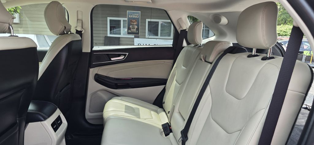 2019 Ford Edge Image 22