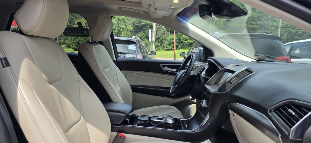 2019 Ford Edge Image 38