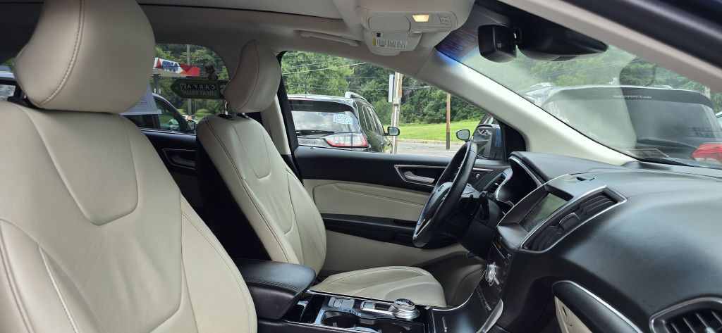 2019 Ford Edge Image 39