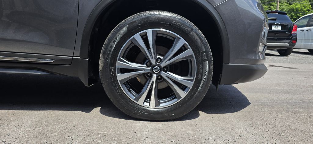 2017 Nissan Rogue Image 8