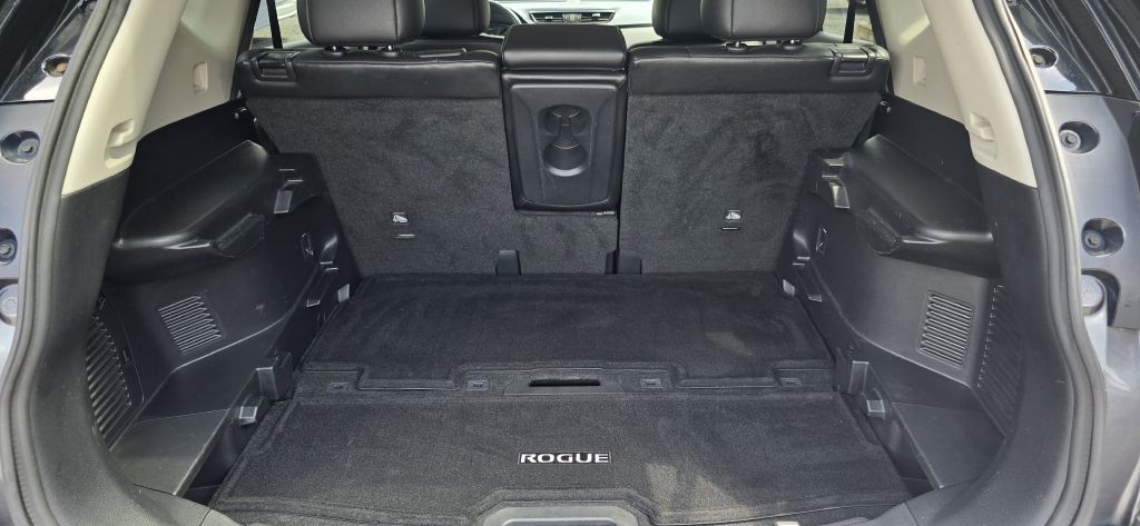2017 Nissan Rogue Image 32