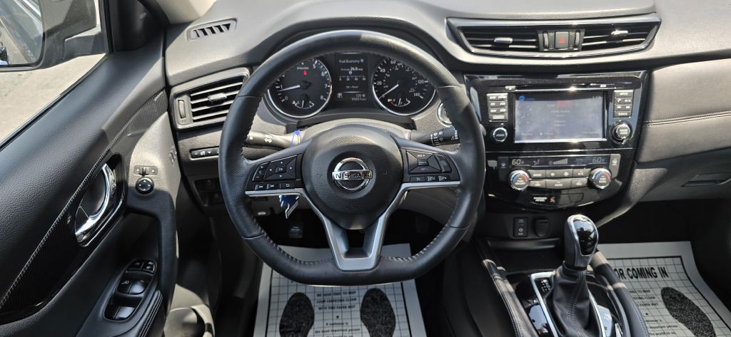 2017 Nissan Rogue Image 52