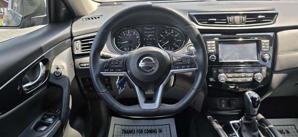2017 Nissan Rogue Image 53