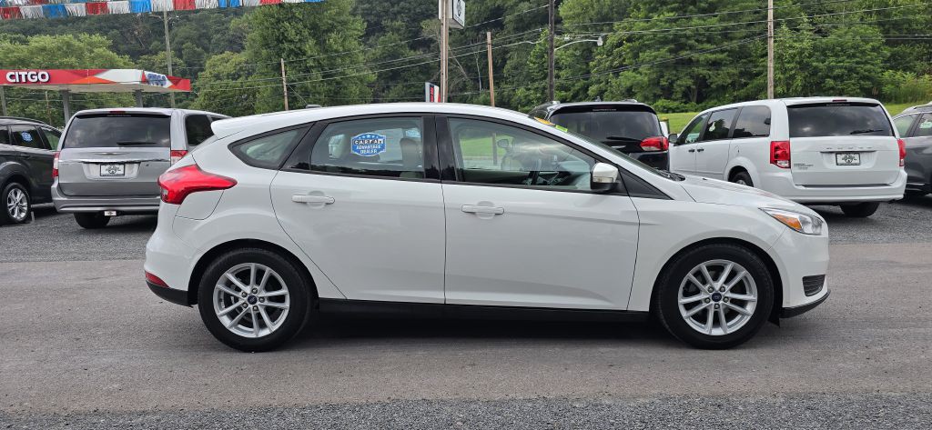 2016 Ford Focus Image 1