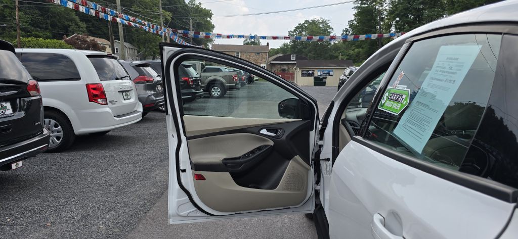 2016 Ford Focus Image 10