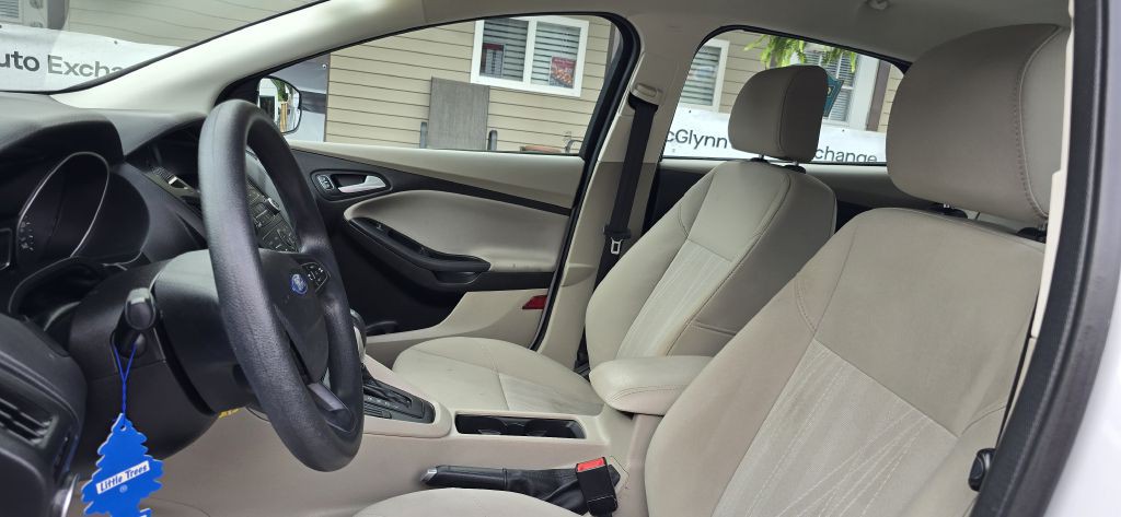 2016 Ford Focus Image 13