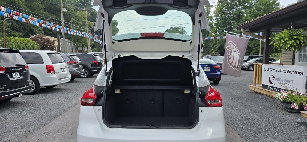2016 Ford Focus Image 20