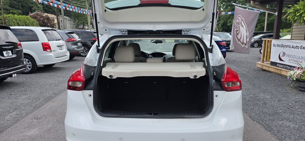 2016 Ford Focus Image 21
