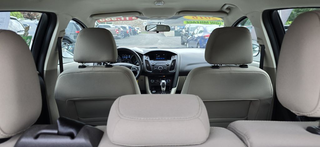 2016 Ford Focus Image 23