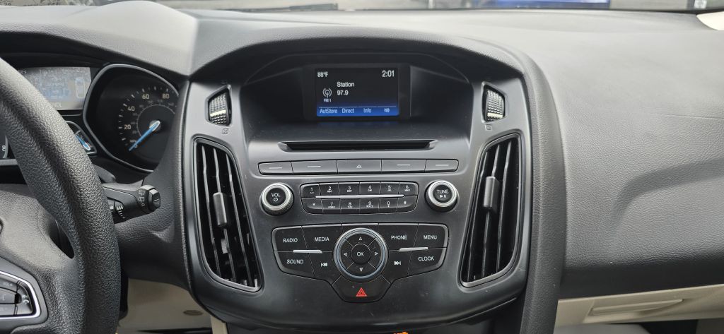 2016 Ford Focus Image 28