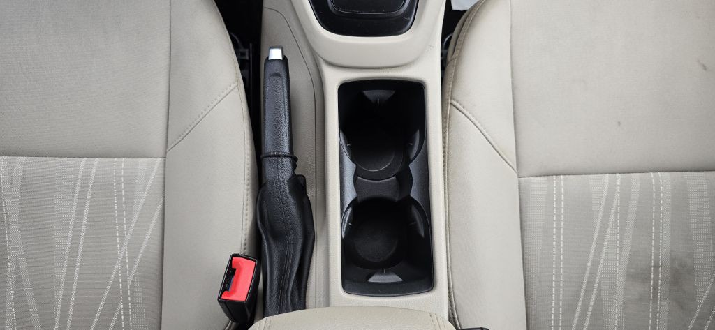 2016 Ford Focus Image 32