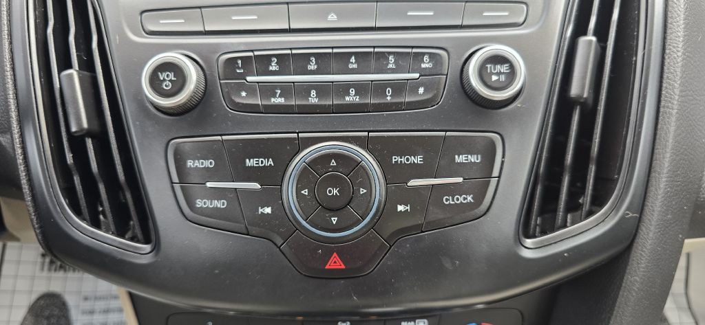 2016 Ford Focus Image 34