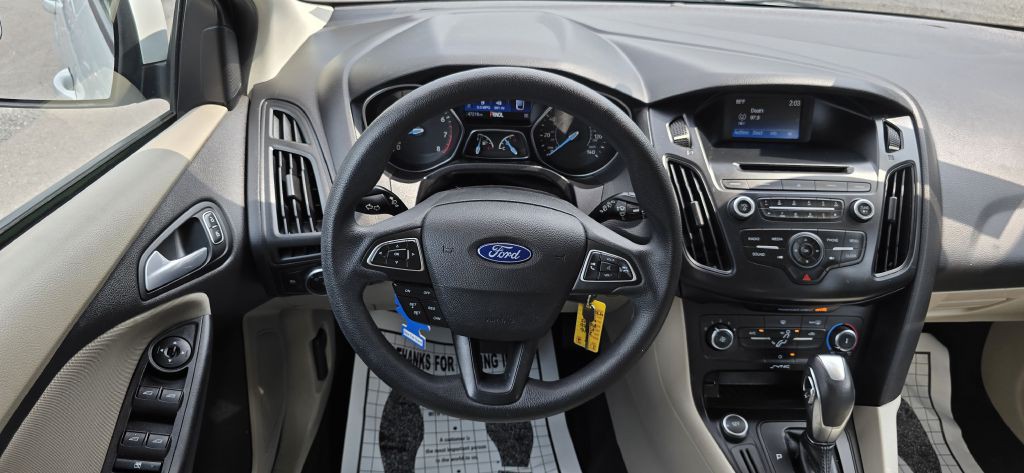 2016 Ford Focus Image 37