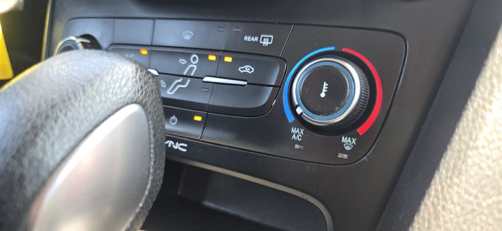 2017 Ford Focus Image 24
