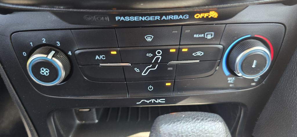 2017 Ford Focus Image 31