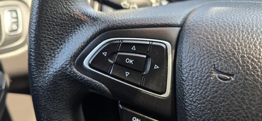 2017 Ford Focus Image 33