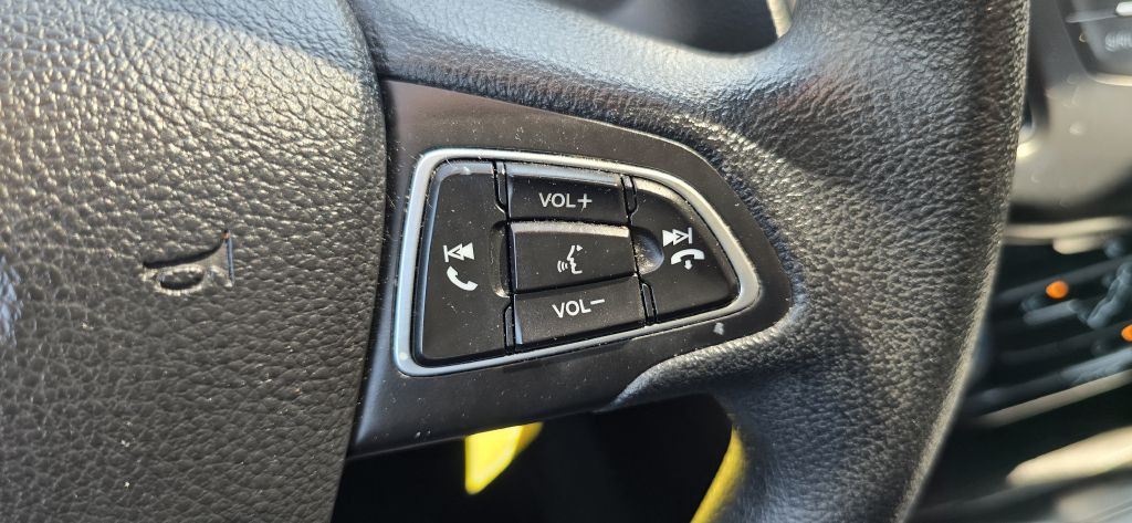 2017 Ford Focus Image 35