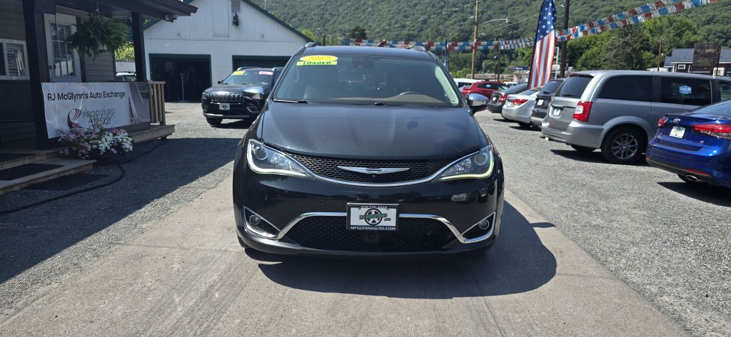 2017 Chrysler Pacifica Image 3