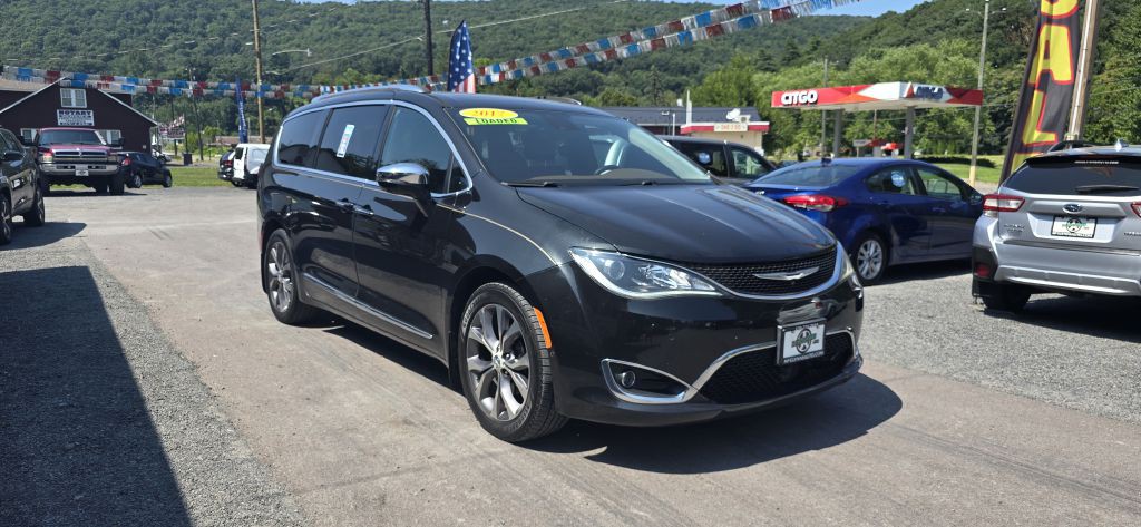 2017 Chrysler Pacifica Image 4