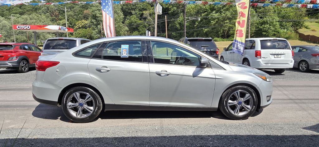 2017 Ford Focus Image 2