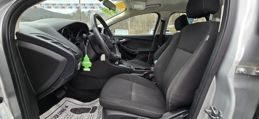 2017 Ford Focus Image 10