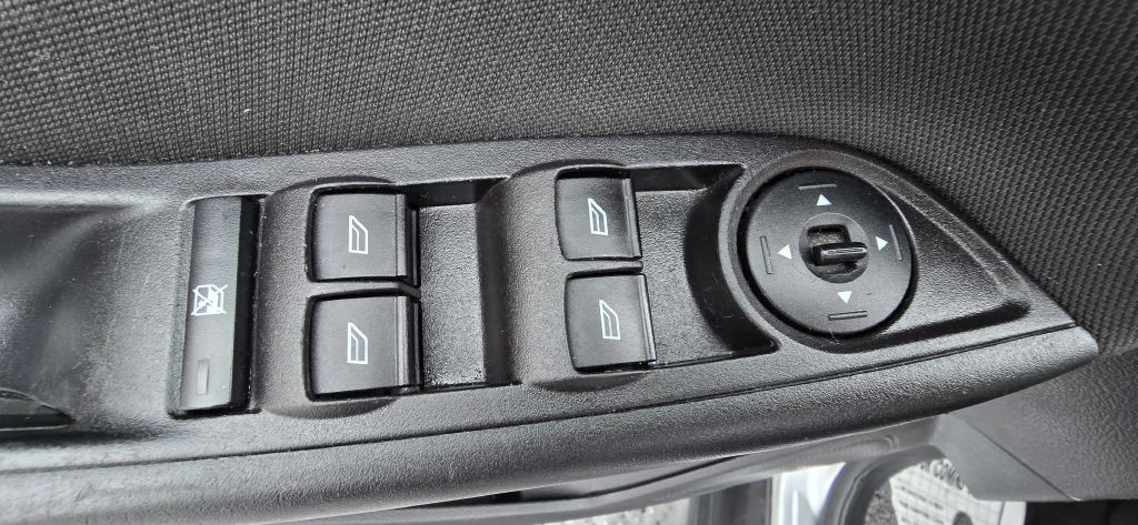 2017 Ford Focus Image 13