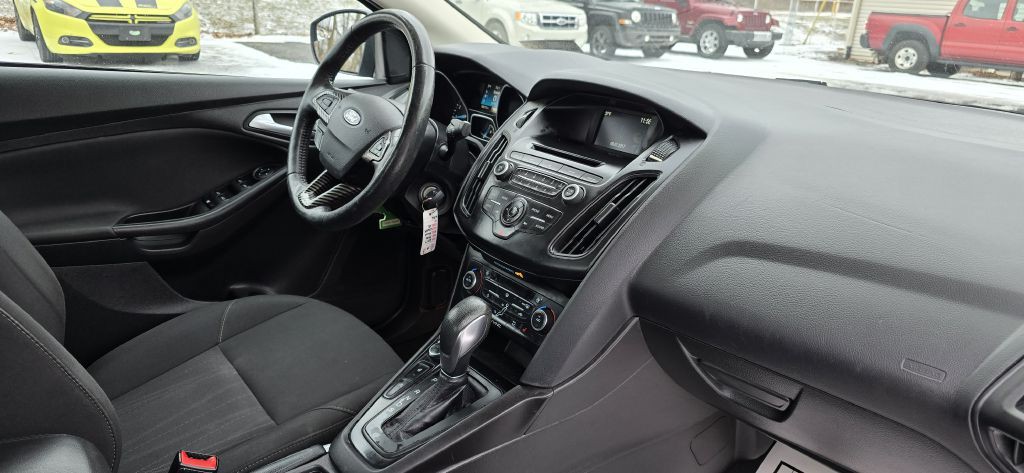 2017 Ford Focus Image 26