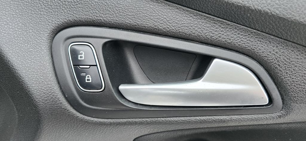 2017 Ford Focus Image 27