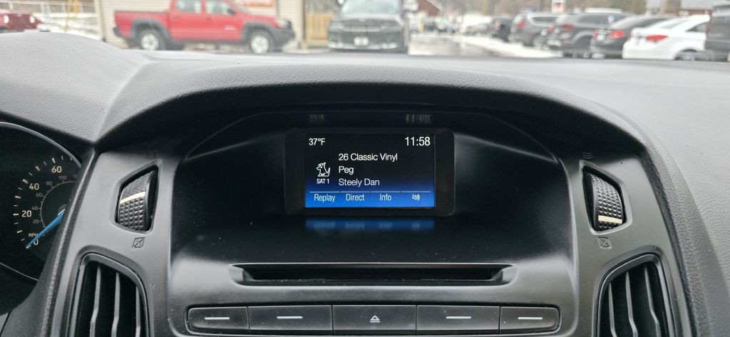 2017 Ford Focus Image 31