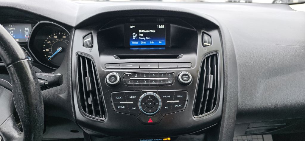 2017 Ford Focus Image 32