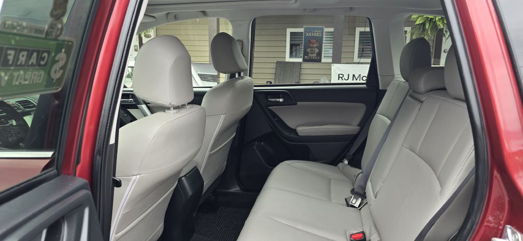2017 Subaru Forester Image 17