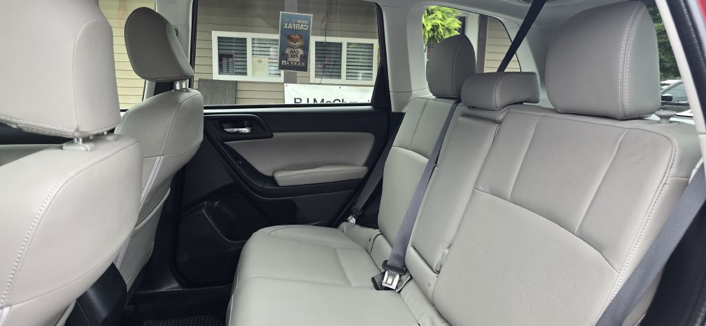 2017 Subaru Forester Image 18