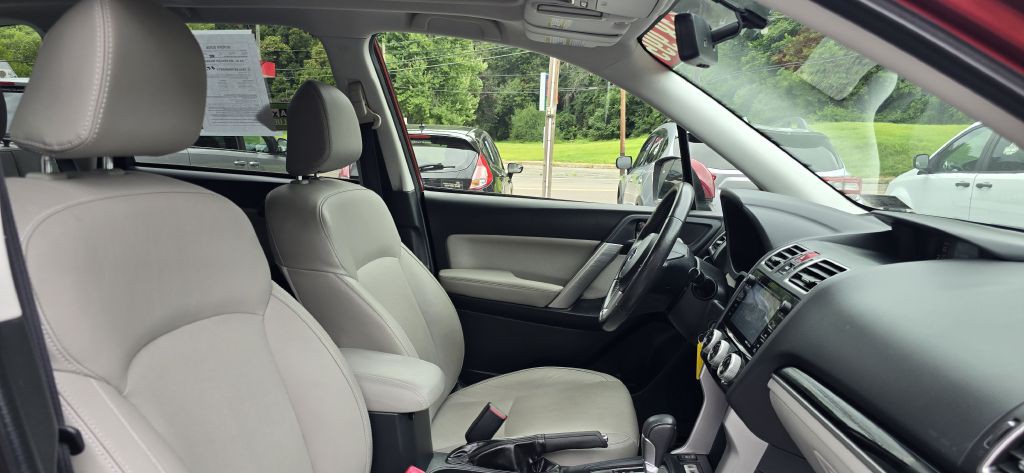 2017 Subaru Forester Image 29