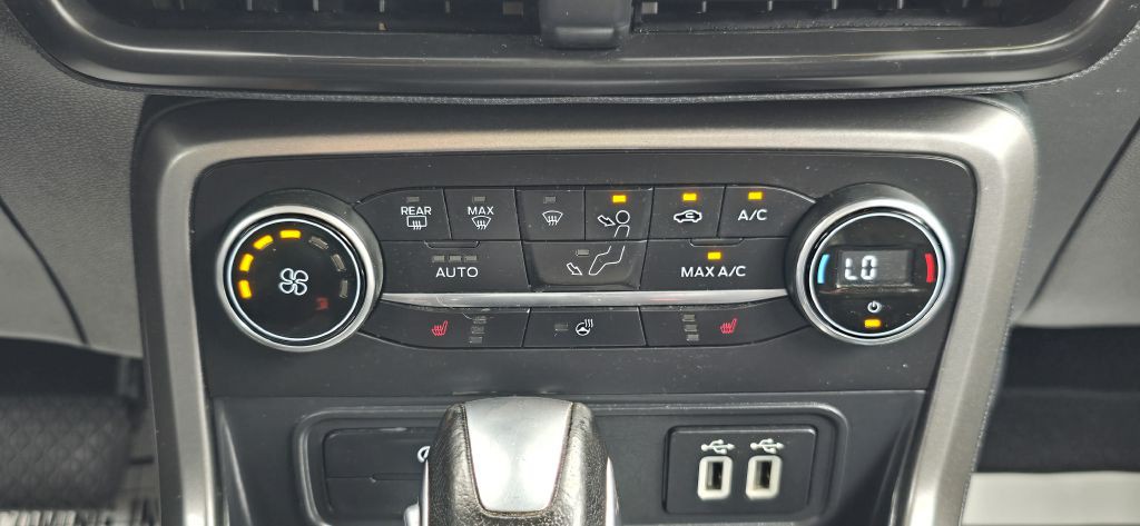 2021 Ford Econoline Image 33