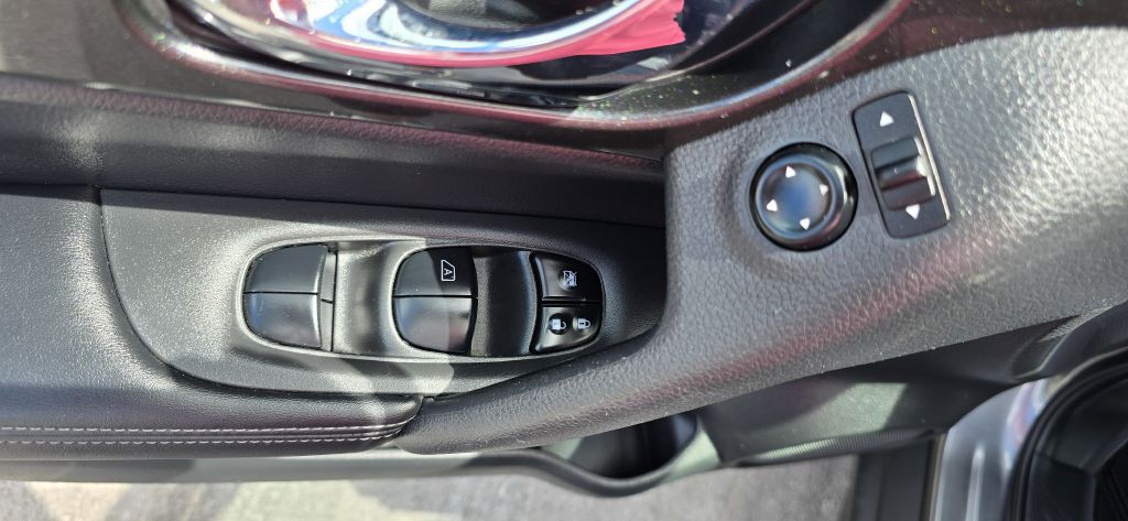 2019 Nissan Rogue Image 14
