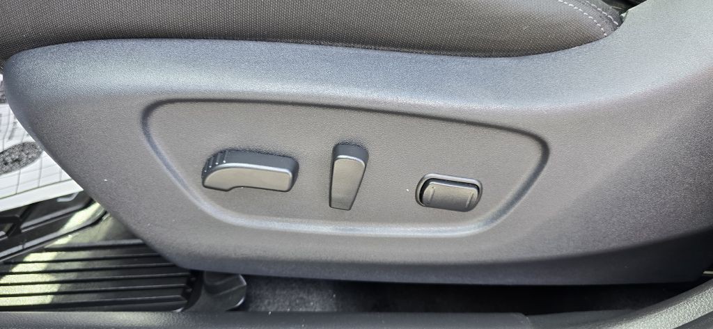 2019 Nissan Rogue Image 15