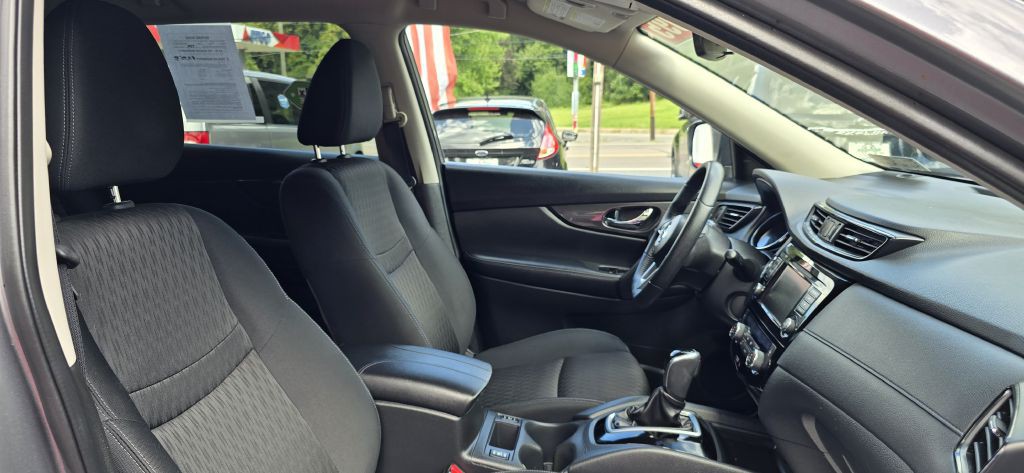 2019 Nissan Rogue Image 30