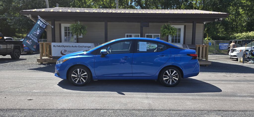 2021 Nissan Versa Image 2