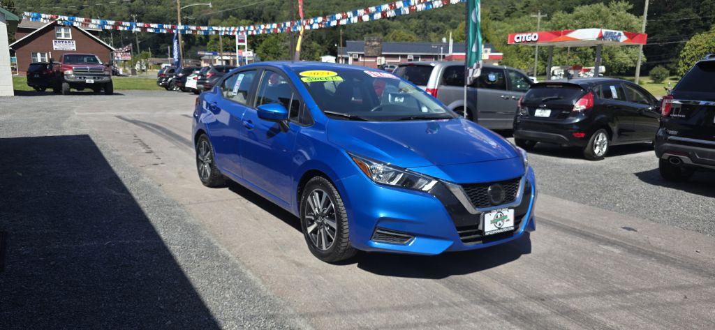 2021 Nissan Versa Image 4
