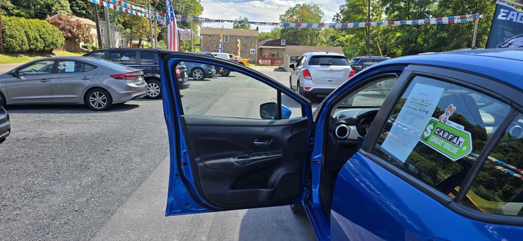 2021 Nissan Versa Image 10