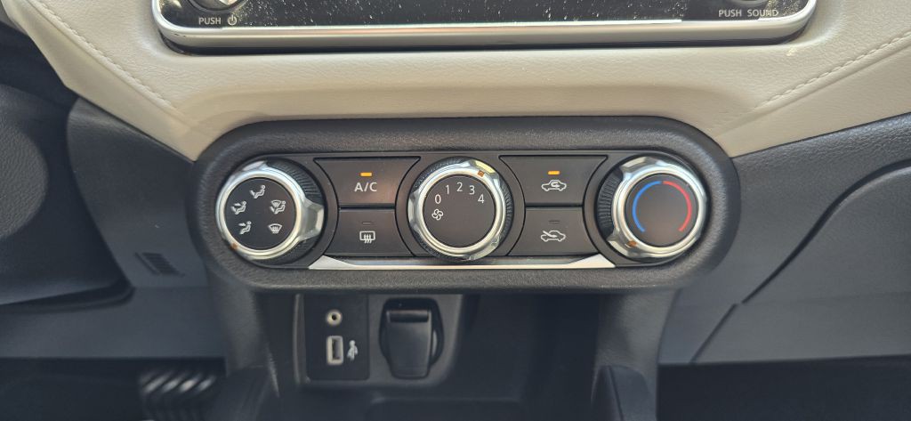 2021 Nissan Versa Image 23