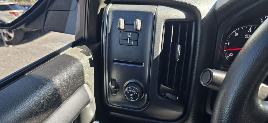 2018 GMC Sierra Image 32