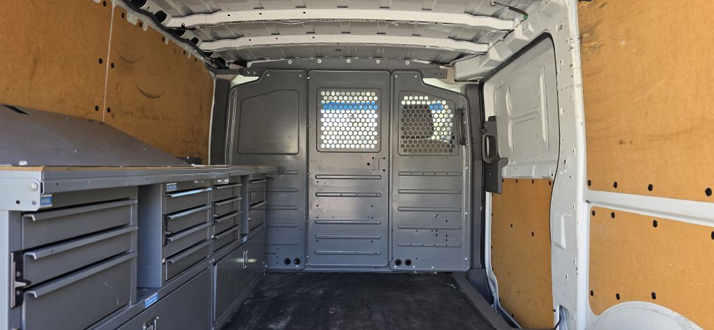 2017 Nissan NV Image 16