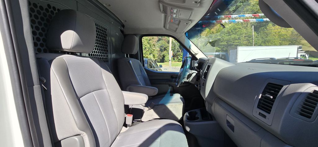 2017 Nissan NV Image 19