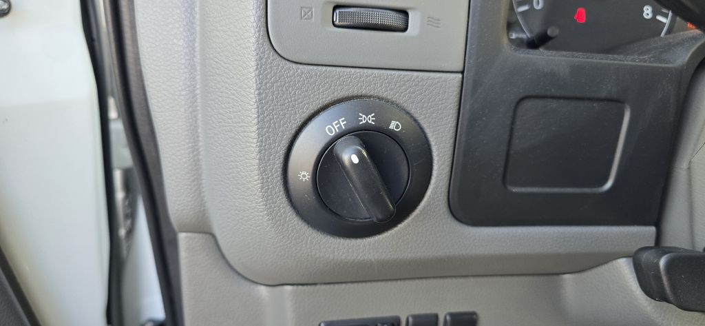 2017 Nissan NV Image 21